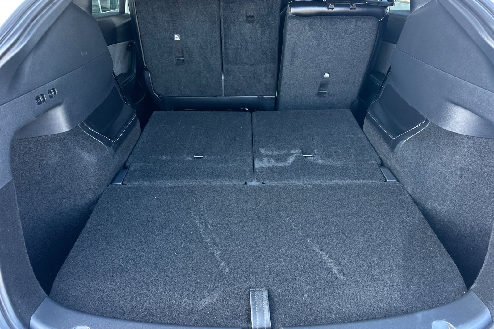 Used 2025 Tesla Model Y Long Range image 18