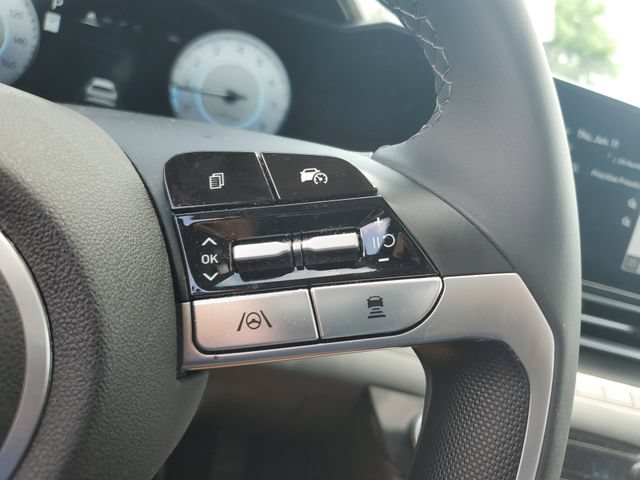 Used 2024 Hyundai Elantra SEL w/ Convenience Package FWD image 20