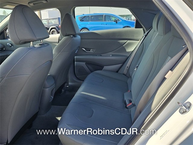 Used 2025 Hyundai Elantra Sport image 6