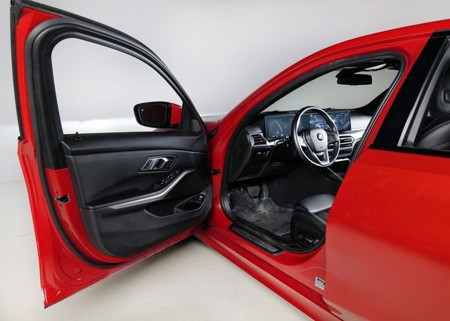 Used 2023 BMW 330i xDrive Sedan image 25