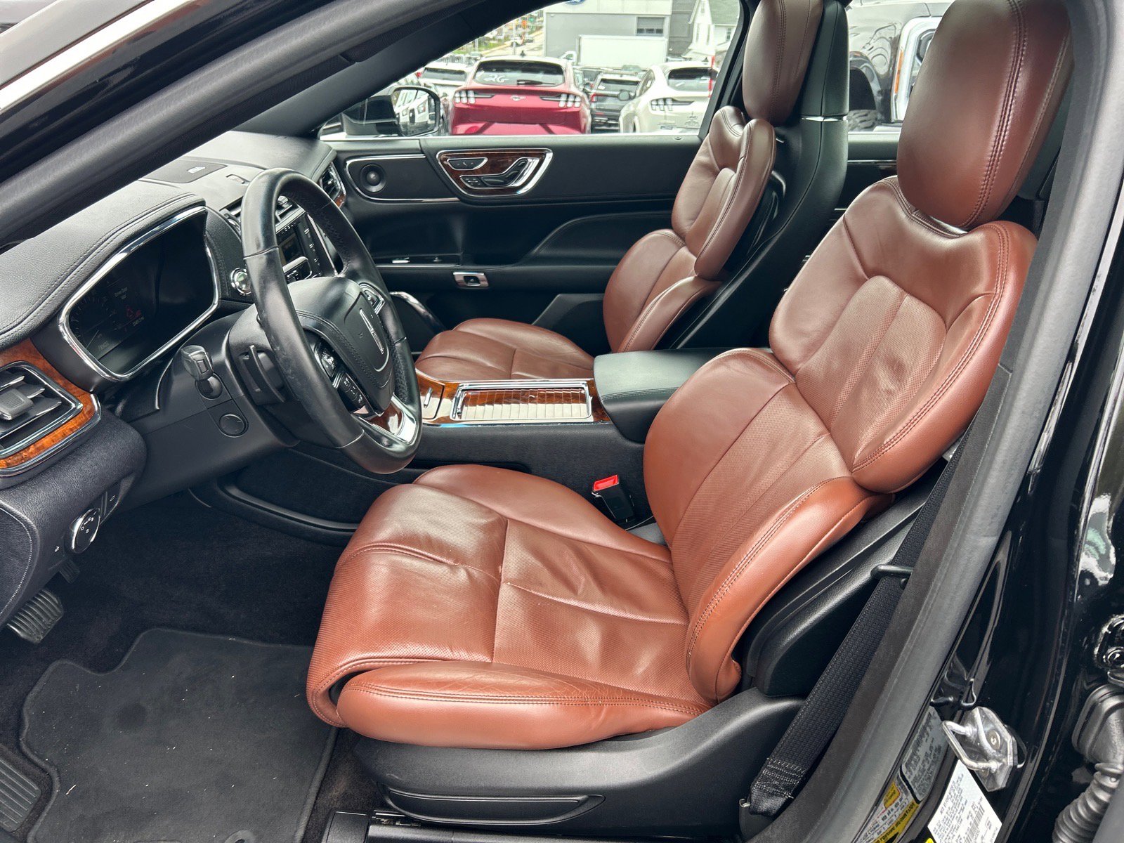 Used 2018 Lincoln Continental Reserve image 9