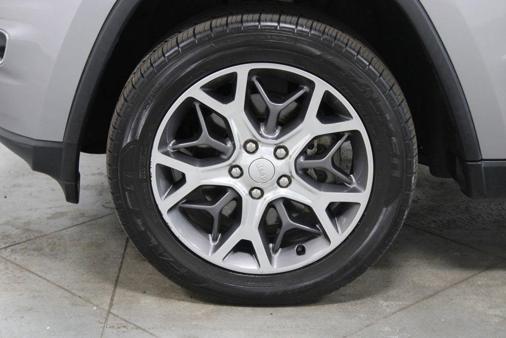 Used 2021 Jeep Grand Cherokee Limited image 18
