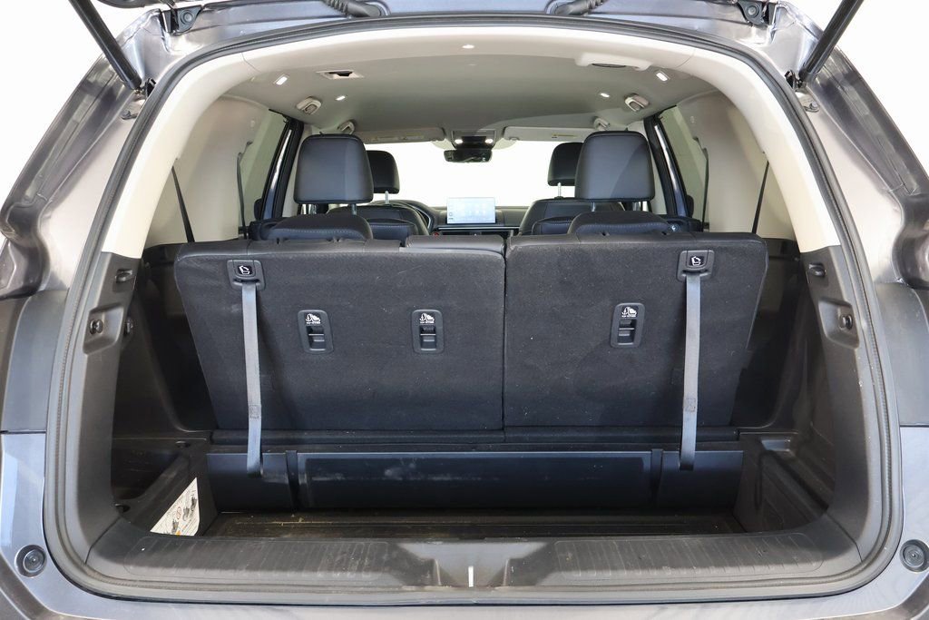 Used 2025 Honda Pilot EX-L image 11