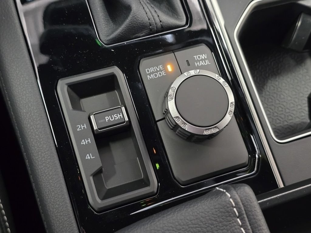 New 2026 Toyota Tundra Limited AWD/4WD image 8