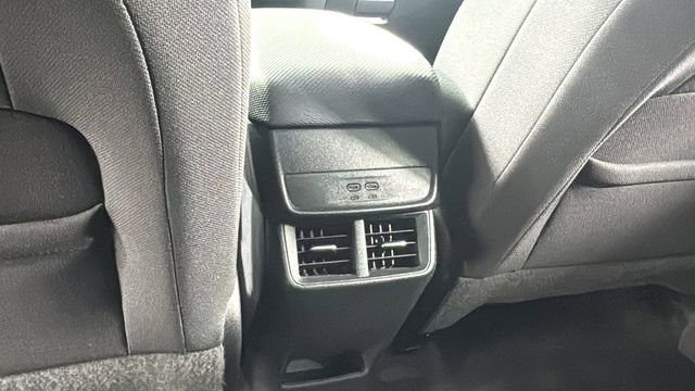 Used 2025 Chevrolet Equinox LT image 36