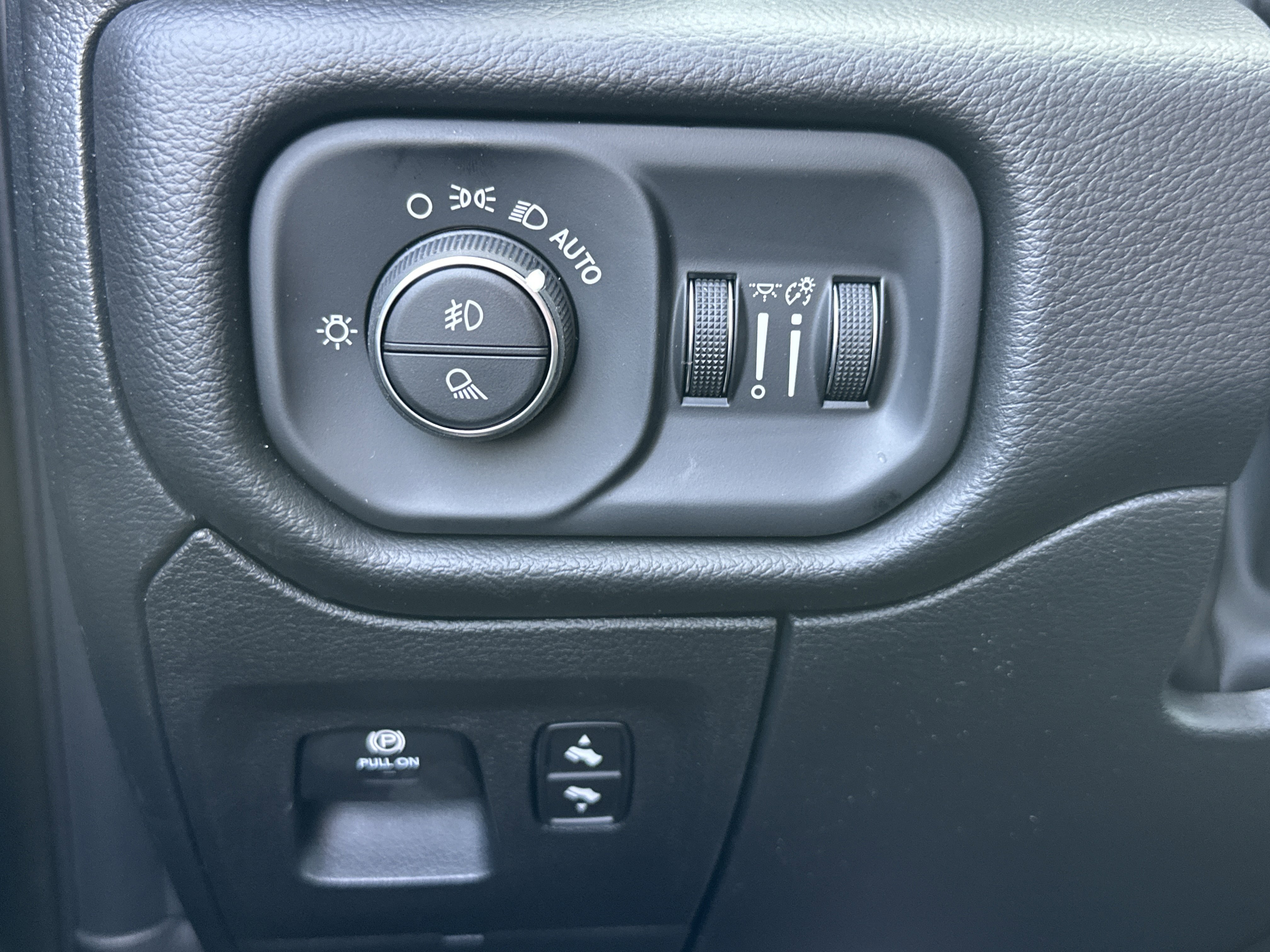 New 2026 RAM 1500 Big Horn AWD/4WD image 11