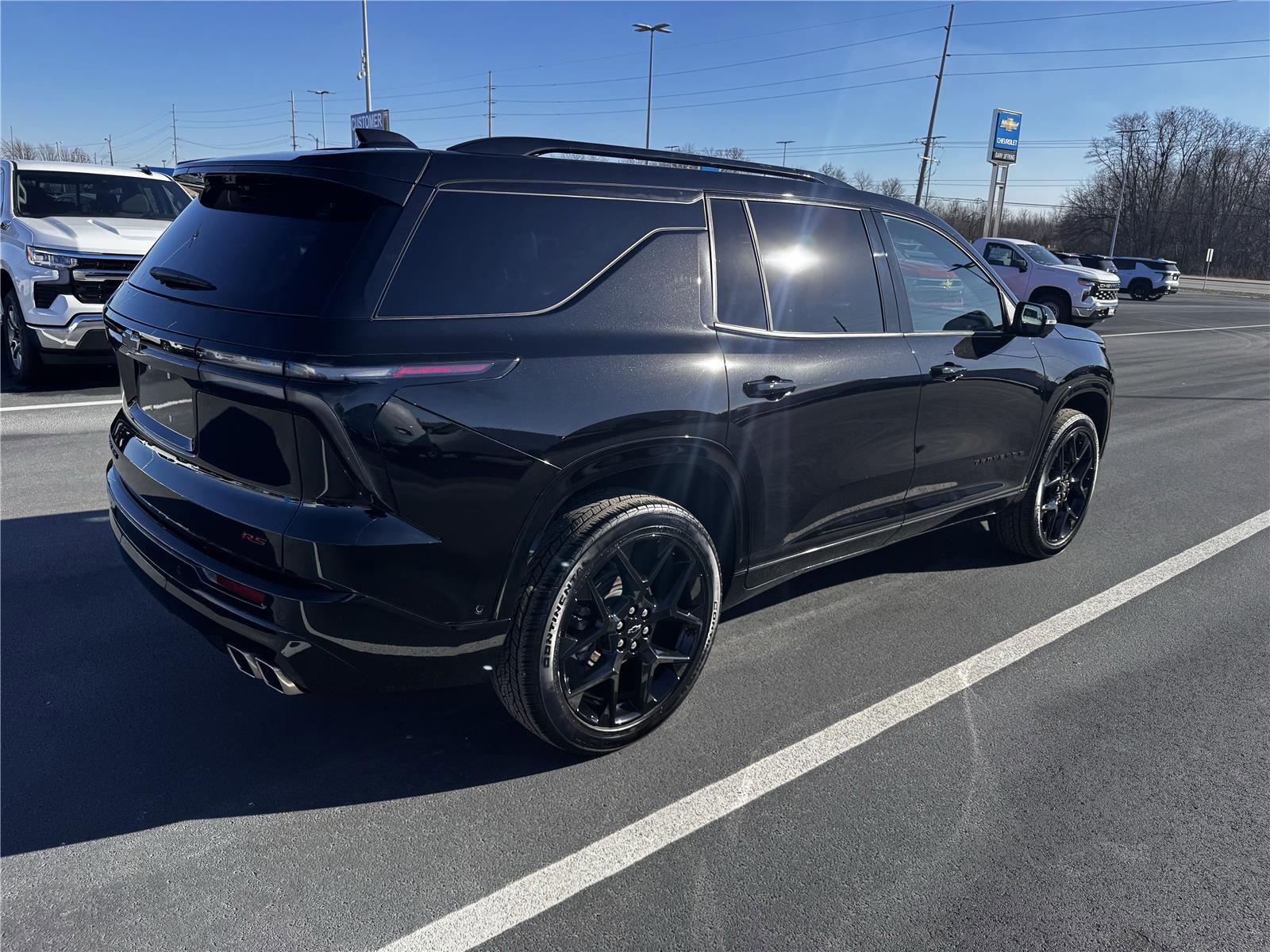 Used 2024 Chevrolet Traverse RS w/ LPO, Floor Liner Package AWD/4WD image 2