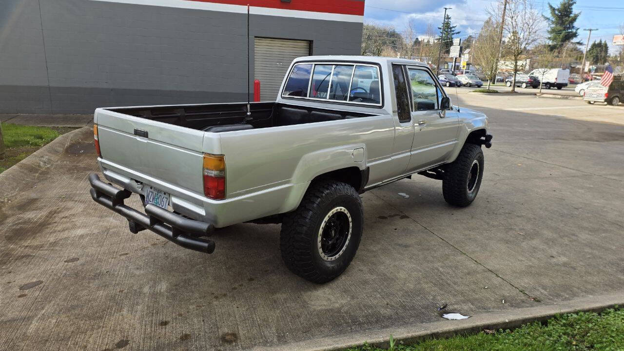 Used 1987 Toyota Pickup Deluxe AWD/4WD image 5