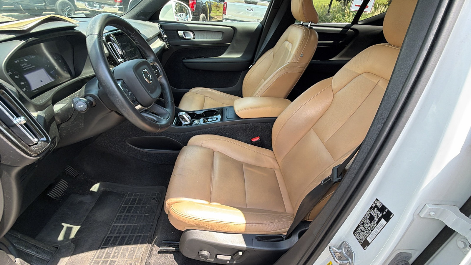 Used 2021 Volvo XC40 T5 Inscription w/ Protection Package Premier AWD/4WD image 16