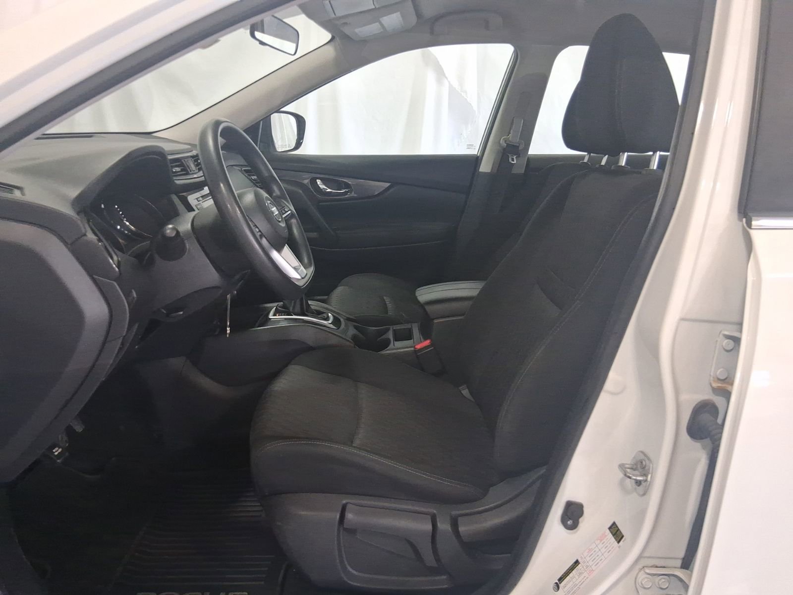Used 2018 Nissan Rogue S AWD/4WD image 14