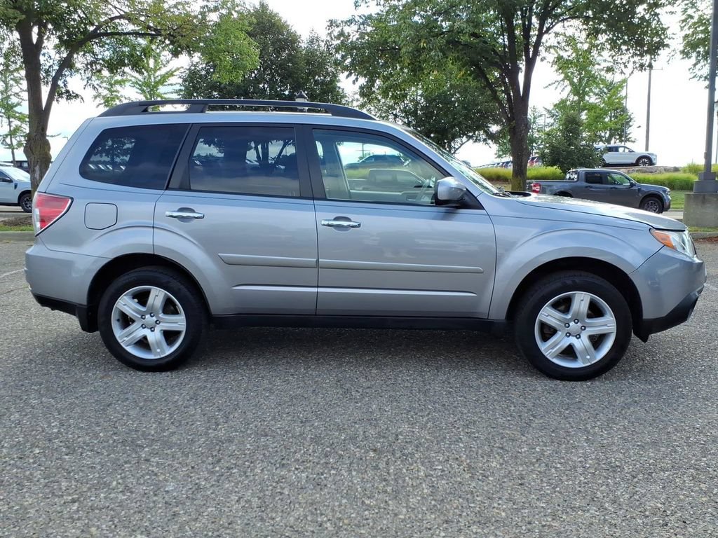 Used 2010 Subaru Forester 2.5X Limited AWD/4WD image 6