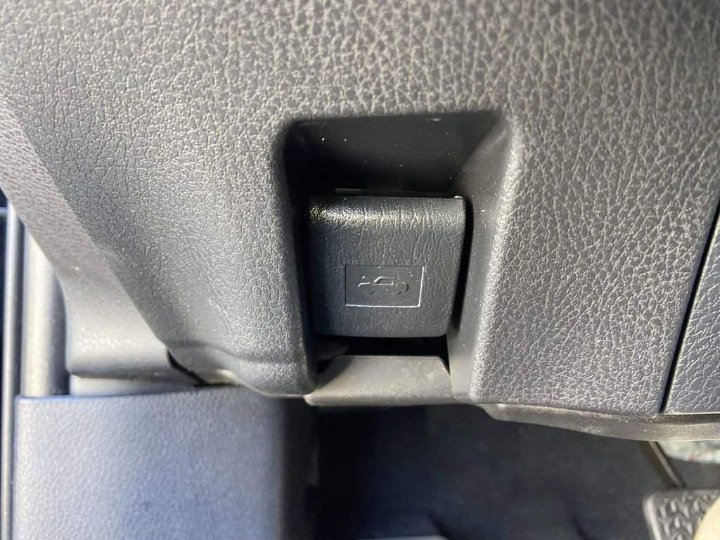 Used 2025 Toyota Camry LE image 29