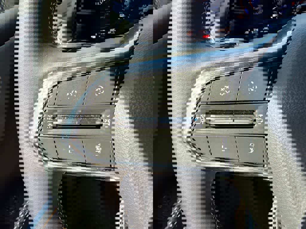 Used 2024 Chevrolet Traverse LT w/ Enhanced Driving Package image 95