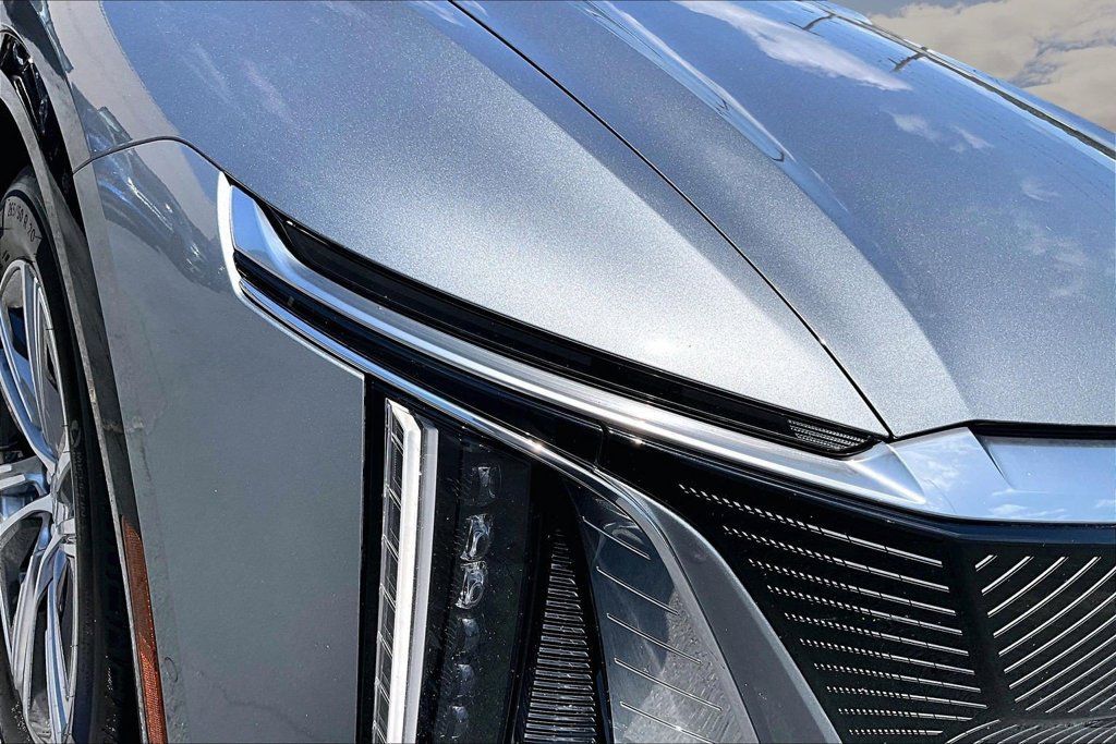 Certified 2024 Cadillac Lyriq Luxury w/ LPO, Floor Liner Package AWD/4WD image 31