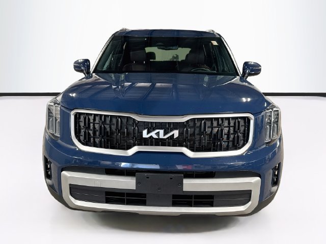 Certified 2024 Kia Telluride EX w/ EX Captain's Chair Package AWD/4WD image 2