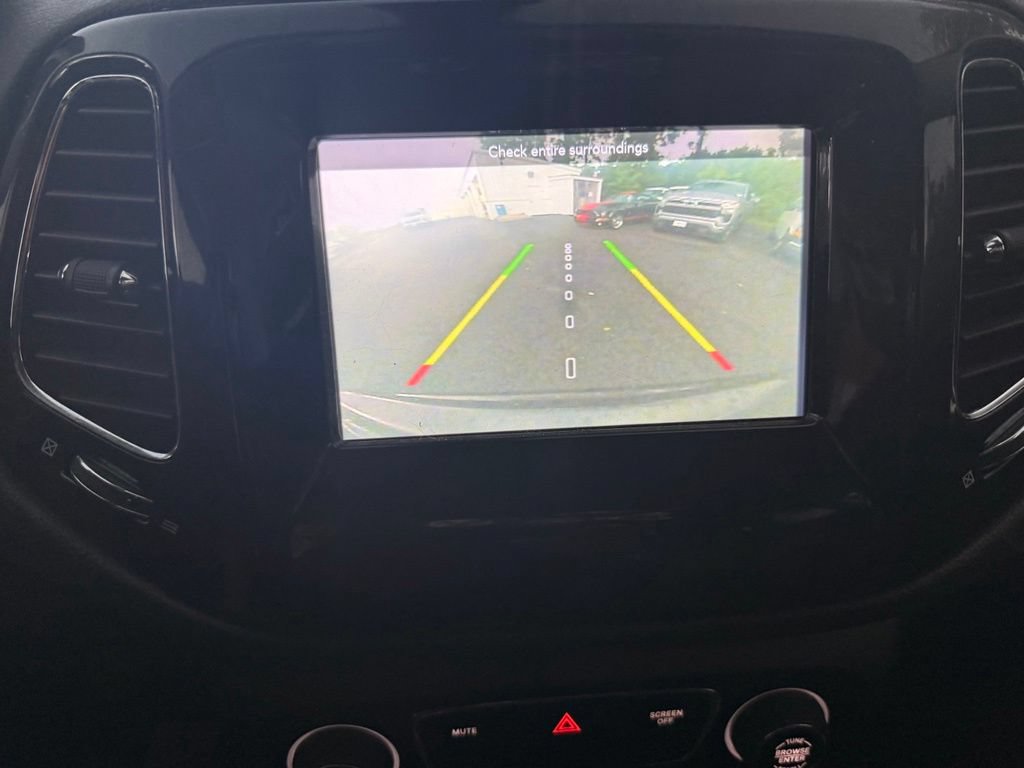 Used 2020 Jeep Compass Latitude AWD/4WD image 22