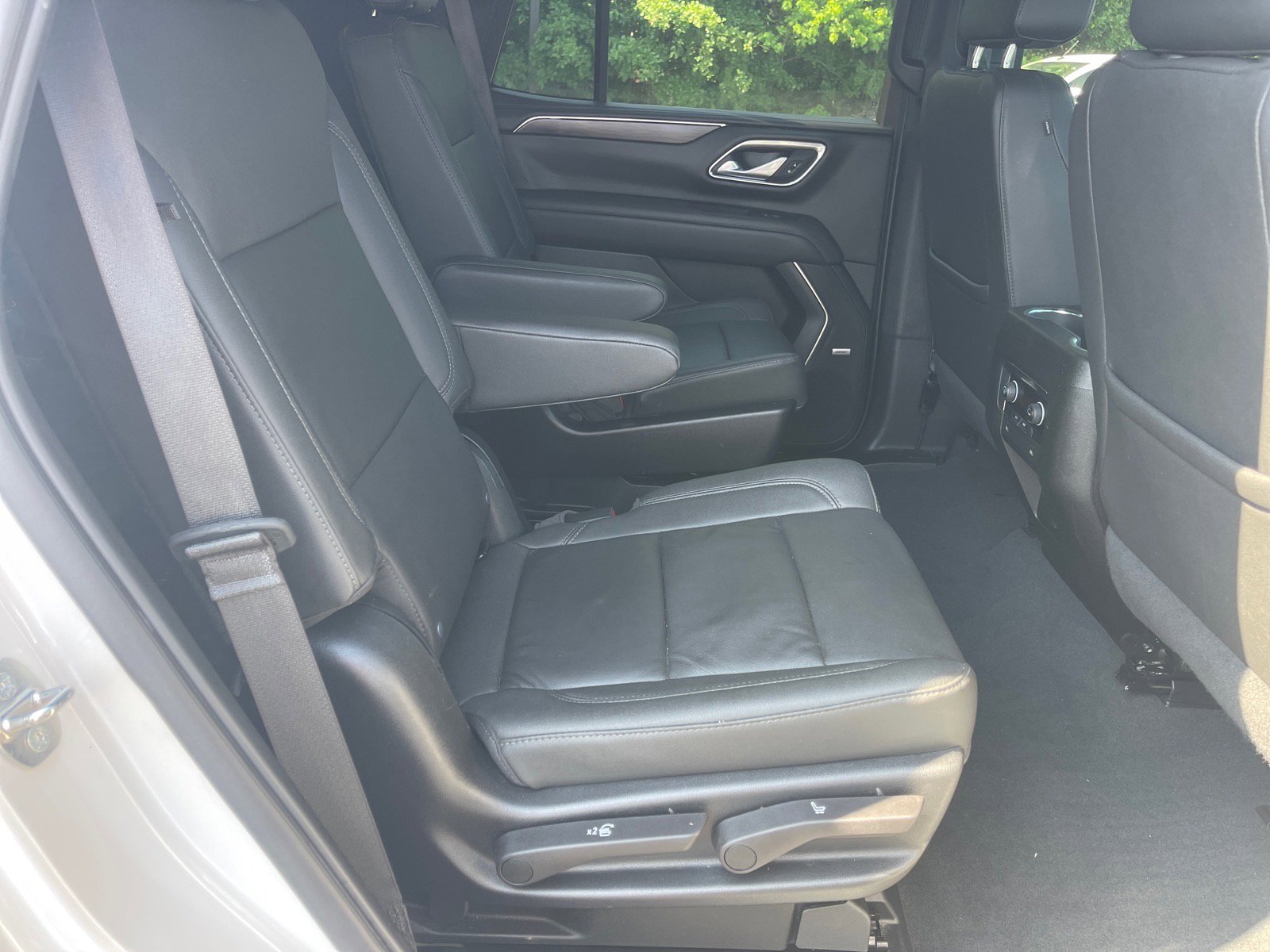 Used 2023 Chevrolet Tahoe LT RWD image 18