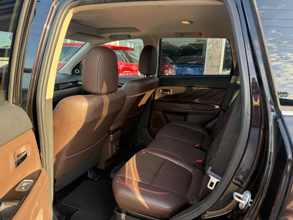 Used 2018 Mitsubishi Outlander SEL AWD/4WD image 15