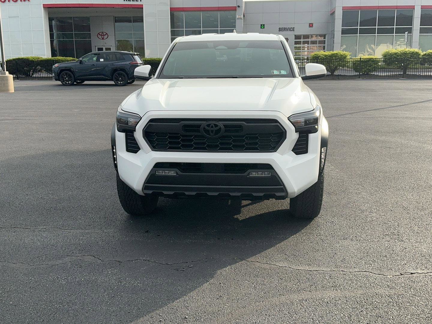 Certified 2024 Toyota Tacoma TRD Off-Road AWD/4WD image 2