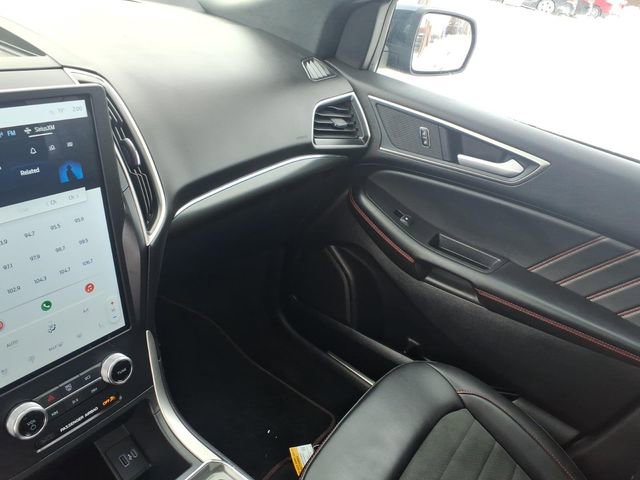 Used 2024 Ford Edge ST-Line image 23