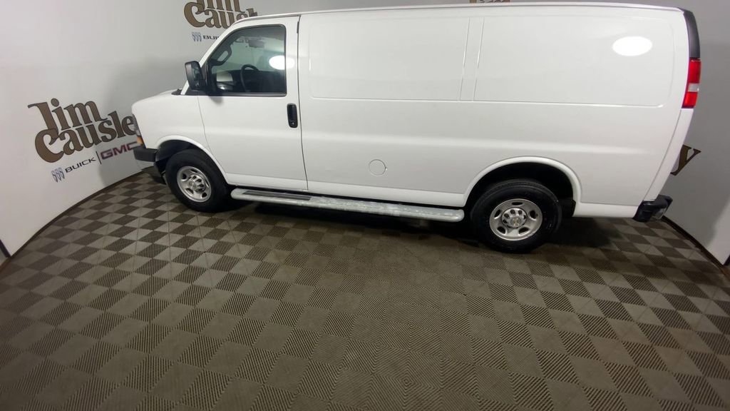 Used 2024 Chevrolet Express 2500 w/ Driver Convenience Package RWD image 5