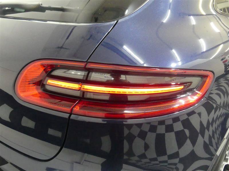 Used 2017 Porsche Macan Turbo AWD/4WD image 16