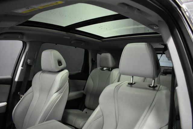 Used 2023 Acura MDX SH-AWD w/ Technology Package image 16