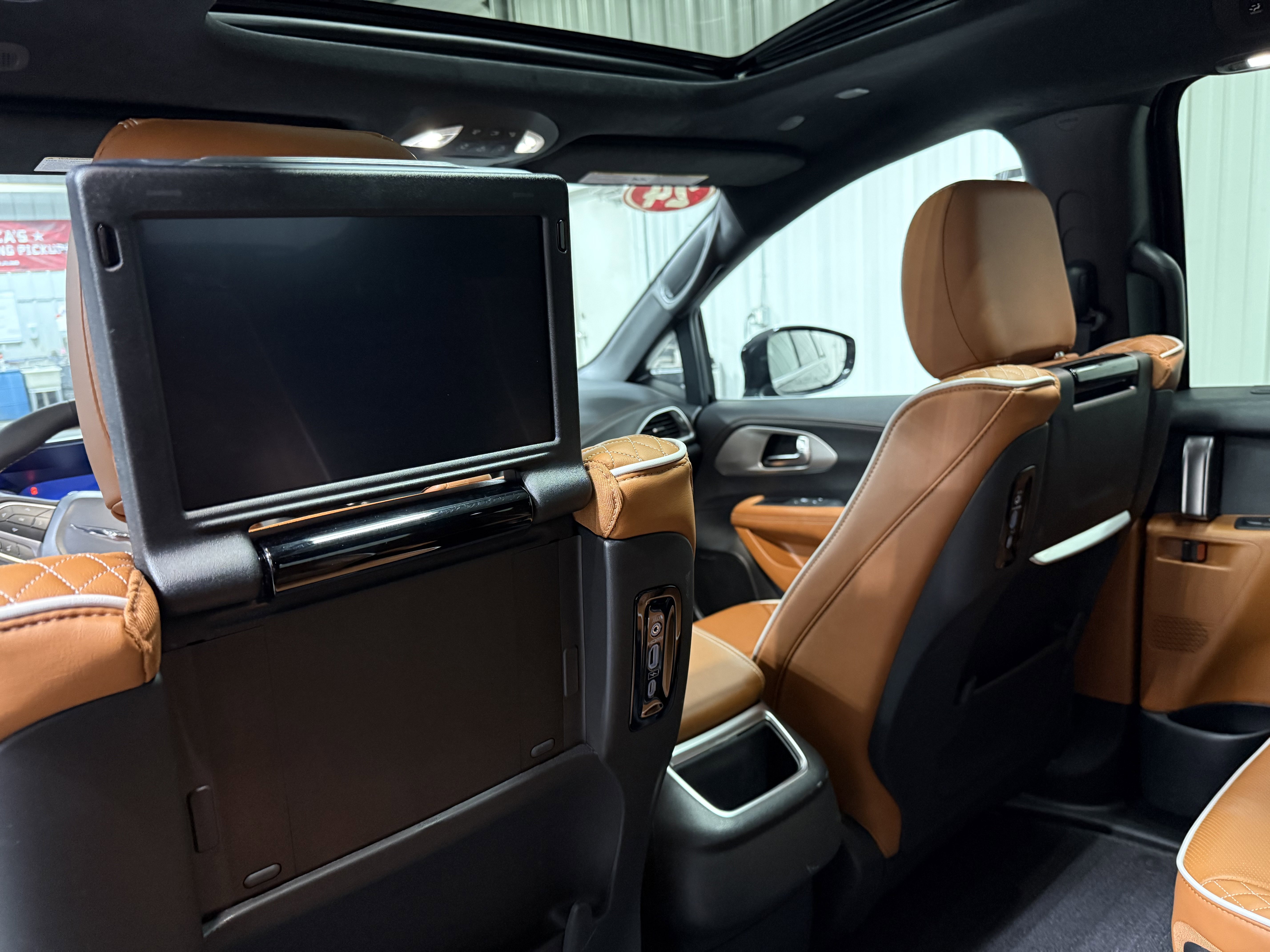 Used 2024 Chrysler Pacifica Pinnacle image 18