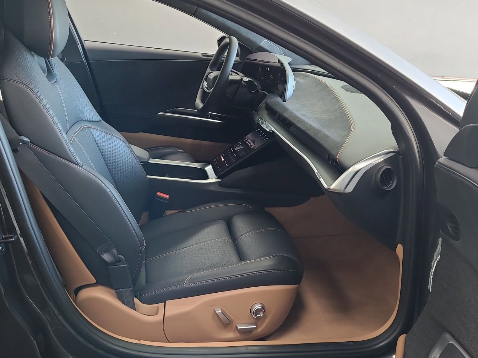 Used 2022 Lucid Air Grand Touring AWD/4WD image 9