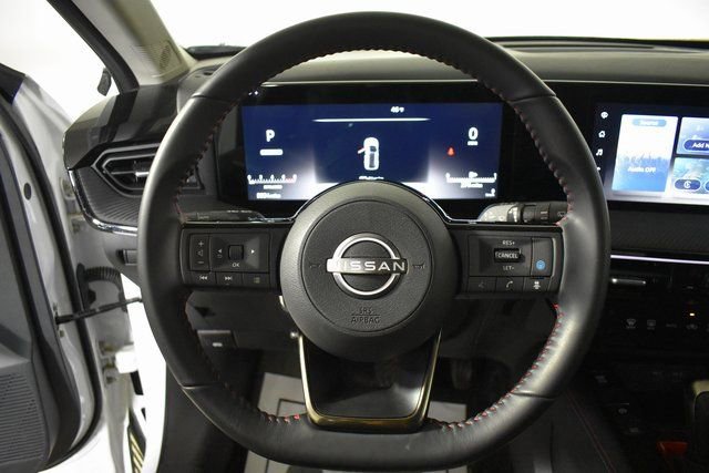 Certified 2025 Nissan Kicks SR image 13