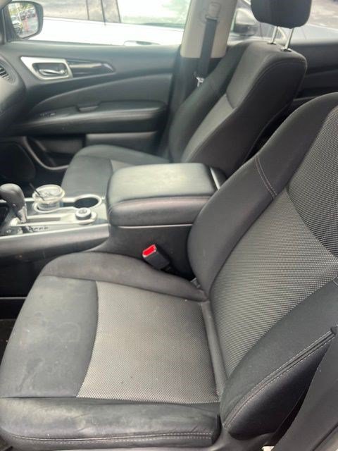Used 2018 Nissan Pathfinder S AWD/4WD image 11