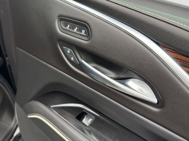 Used 2022 Cadillac Escalade Premium Luxury image 14