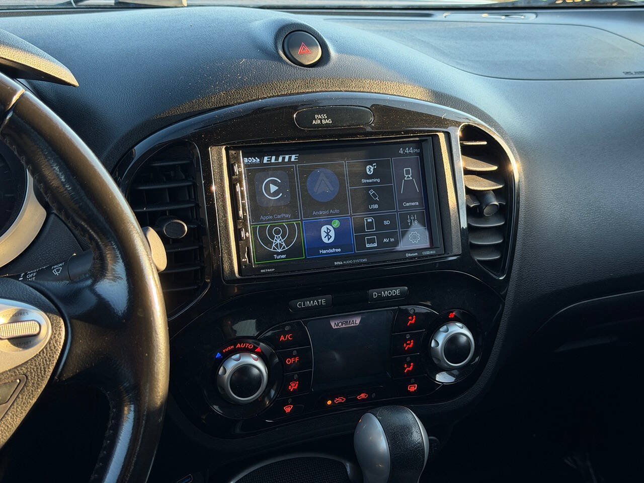 Used 2015 Nissan Juke SL AWD/4WD image 23