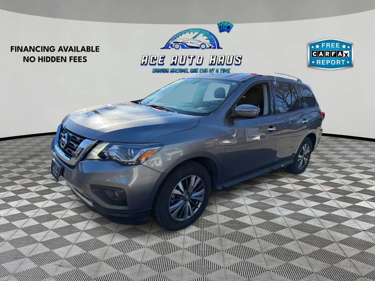 Used 2019 Nissan Pathfinder SV image 3