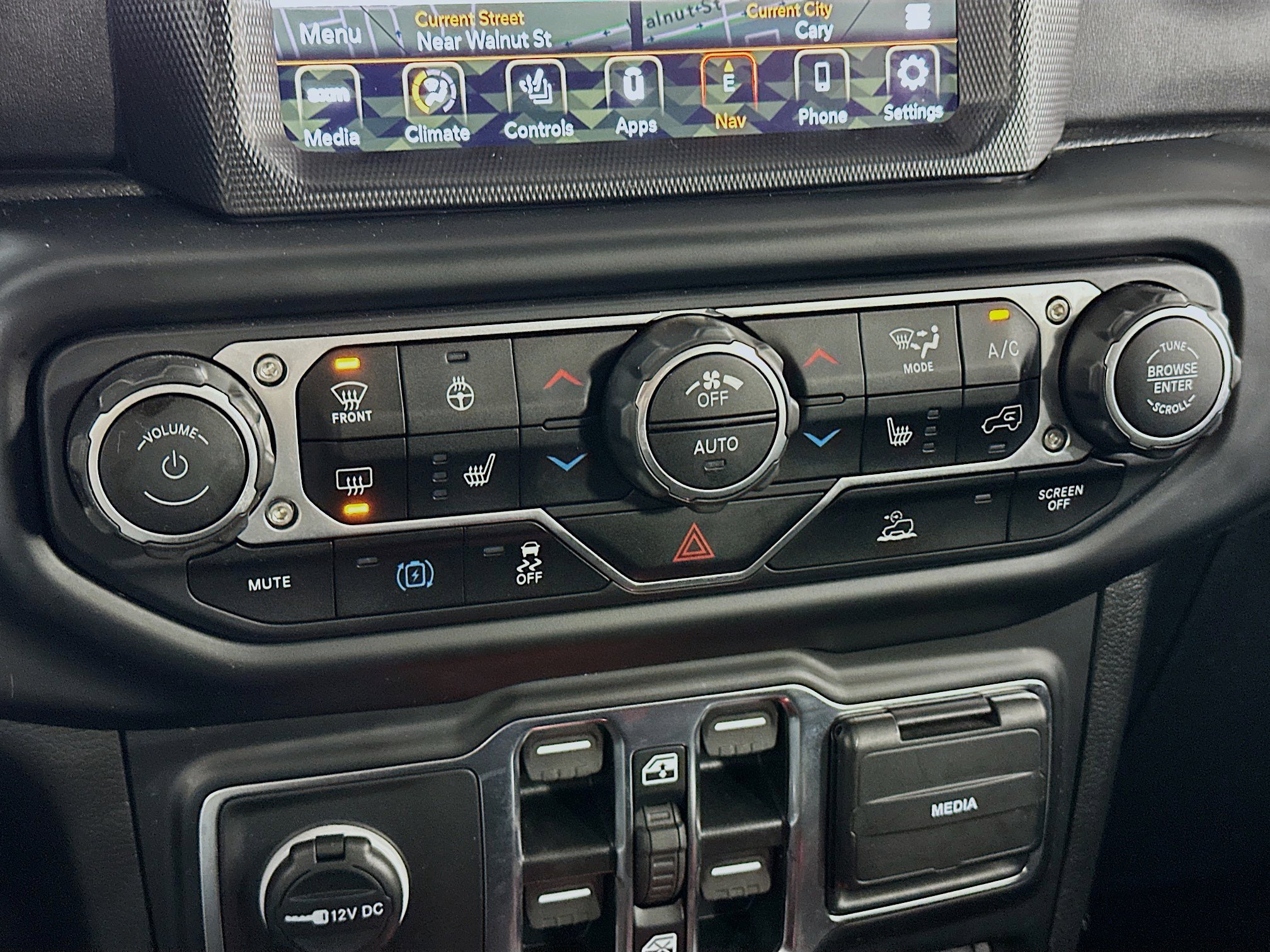 Used 2023 Jeep Wrangler Sahara w/ Cold Weather Group image 24