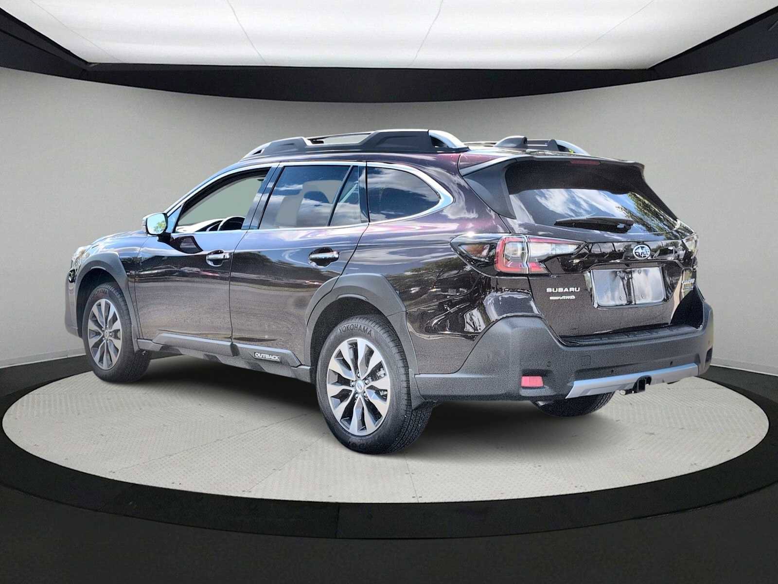 Used 2025 Subaru Outback Touring XT AWD/4WD image 6