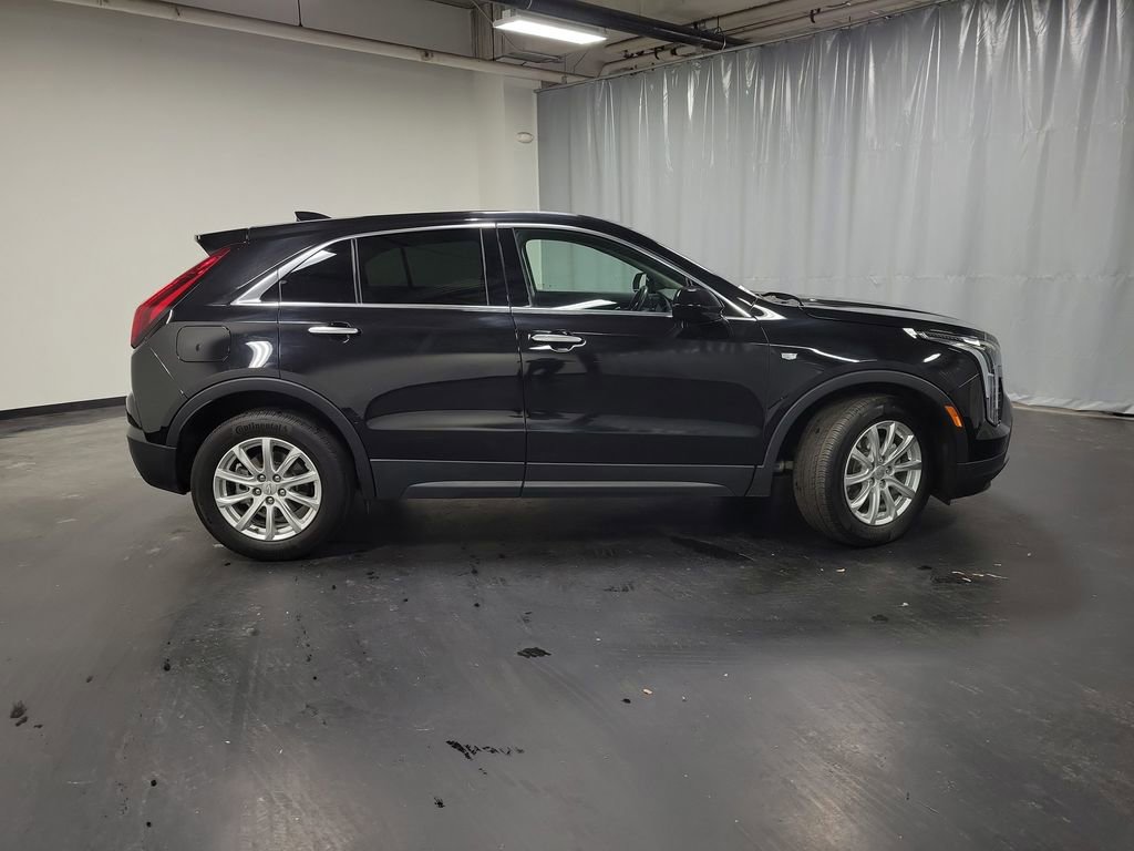 Used 2023 Cadillac XT4 Luxury w/ Cold Weather Package image 9