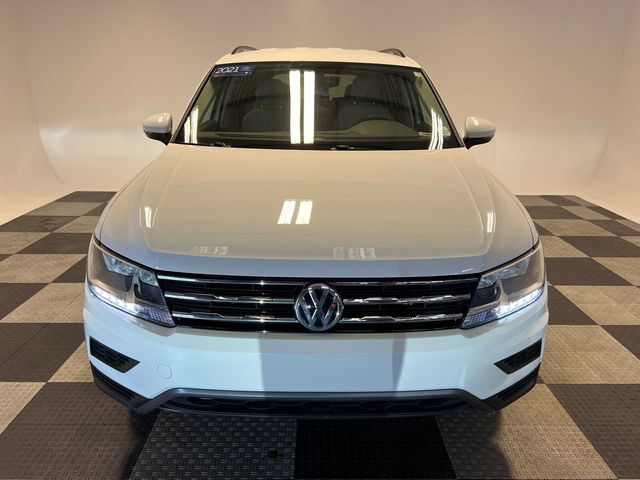 Certified 2021 Volkswagen Tiguan SE FWD image 2