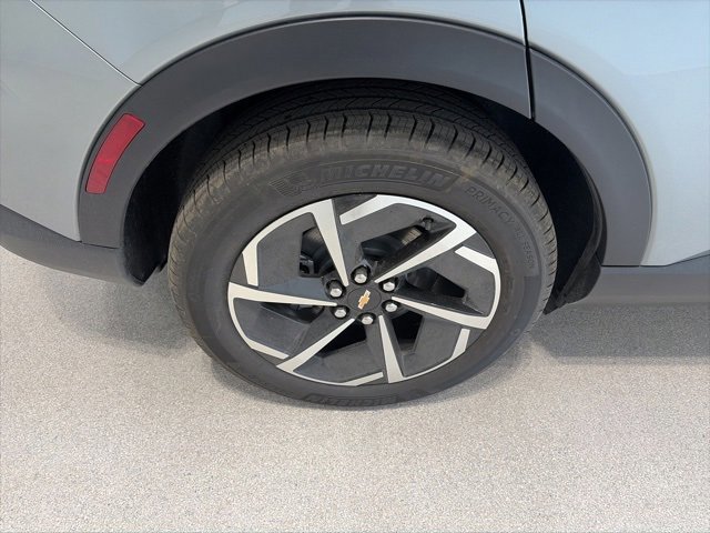 New 2026 Chevrolet Equinox EV LT image 7