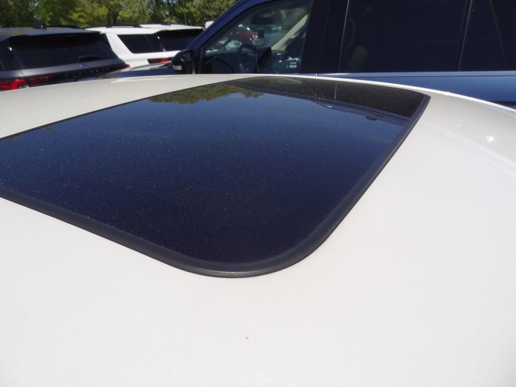 Used 2011 Toyota Avalon Limited image 11