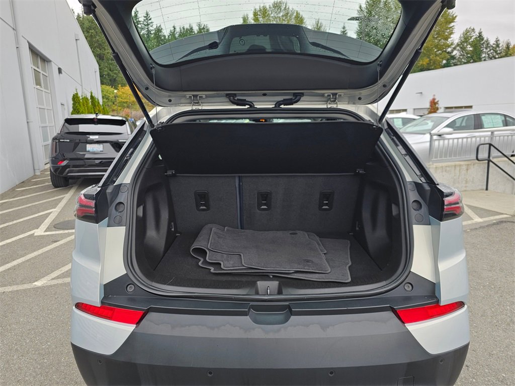 Used 2022 Chevrolet Bolt EUV LT w/ Convenience Package image 16