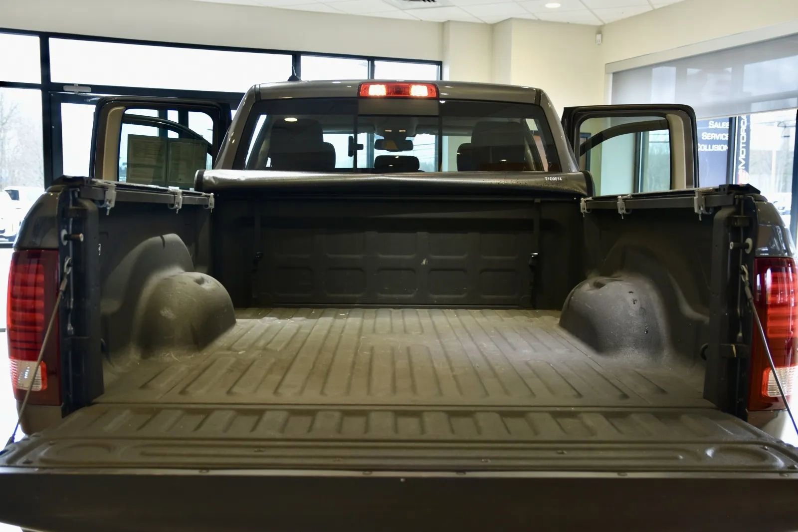 Used 2020 RAM 1500 Classic Warlock w/ Luxury Group image 6