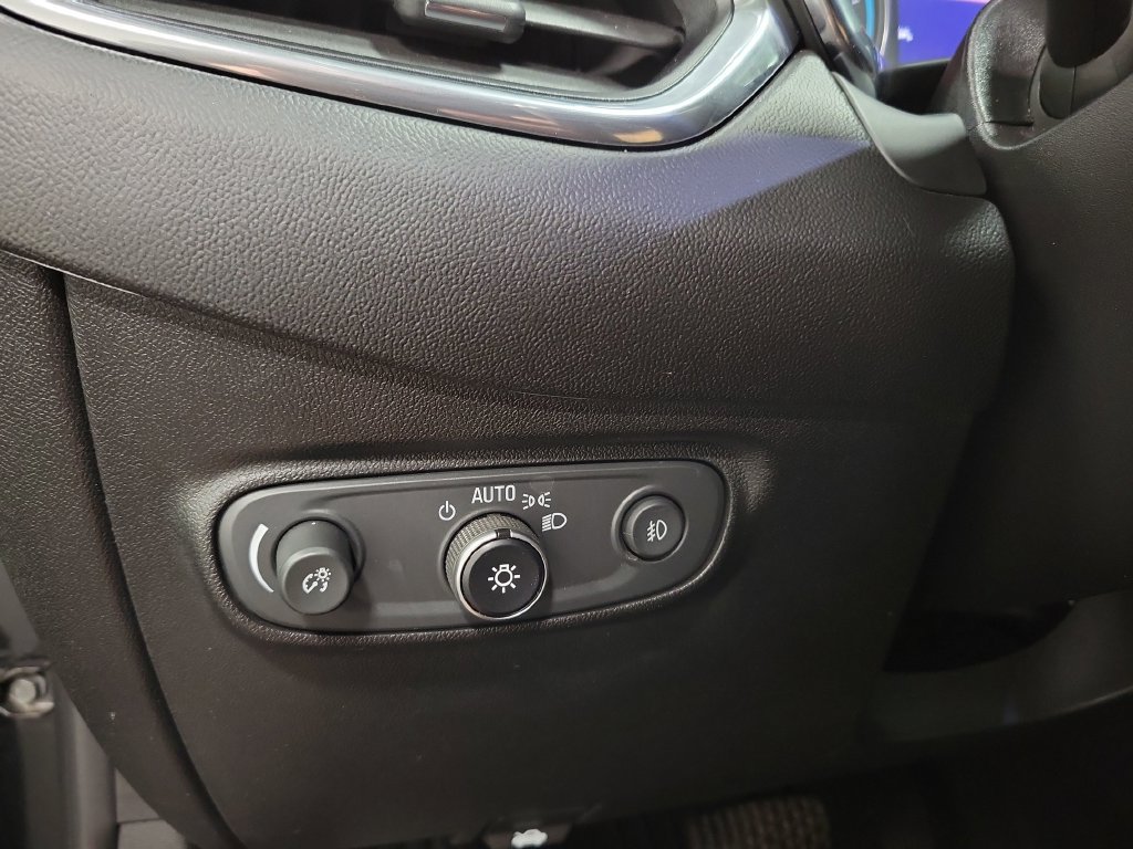 Used 2020 Chevrolet Equinox Premier FWD image 27