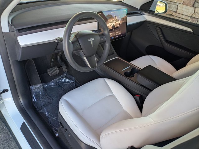 Used 2024 Tesla Model Y Long Range image 15