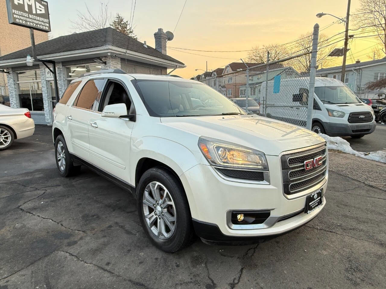 Used 2015 GMC Acadia SLT image 8