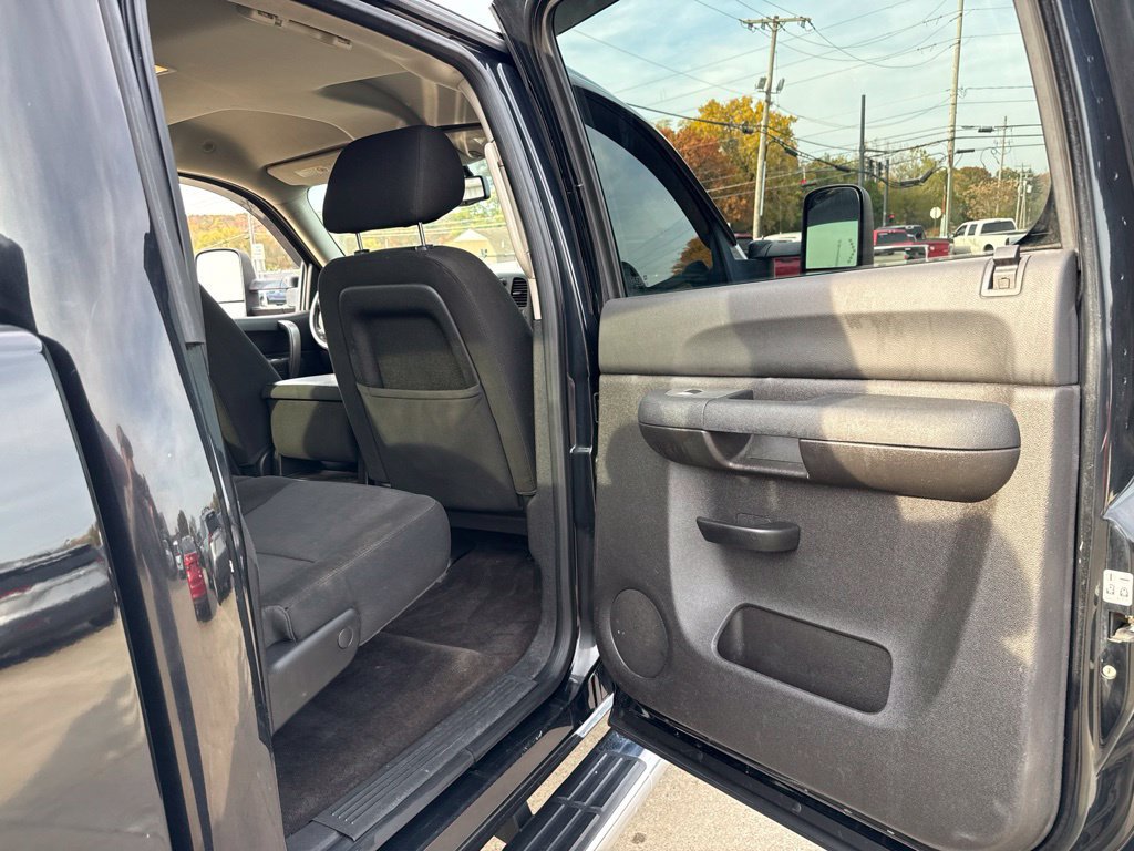 Used 2014 Chevrolet Silverado 2500 LT w/ Custom Sport Truck Package AWD/4WD image 39
