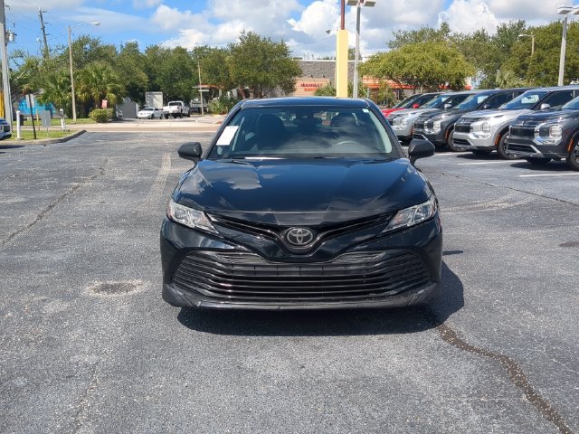Used 2019 Toyota Camry LE FWD image 3