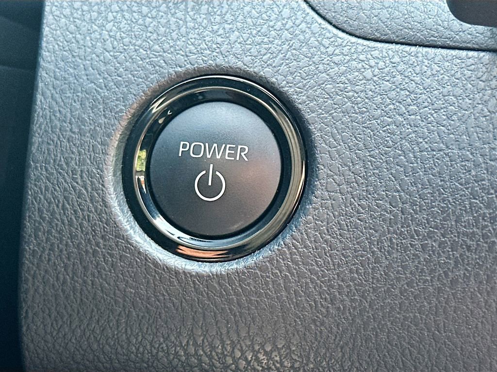 Used 2025 Toyota Camry LE image 19