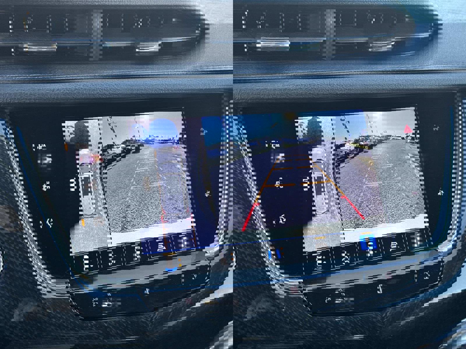 Used 2021 Cadillac XT6 Premium Luxury image 28