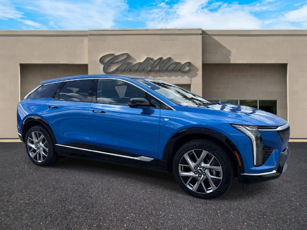 New 2025 Cadillac Optiq Luxury 2